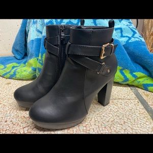 Black heeled ankle boots